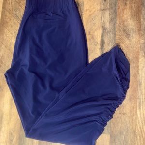 Athleta jogging pants with zippers